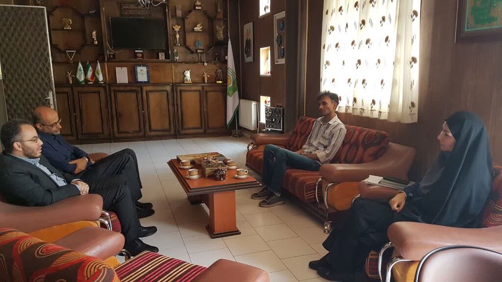 نشست سرپرست کانون کرمانشاه با مسئولان امور سینمایی حوزه هنری