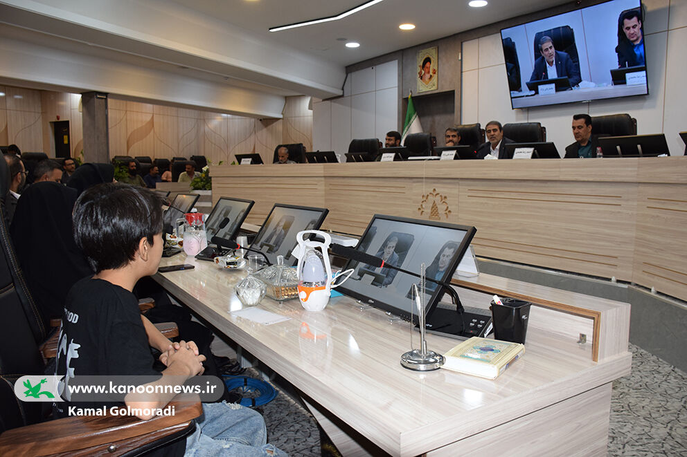 دیدار مدیرکل کانون پرورش فکری لرستان با اعضای شورای شهر بروجرد