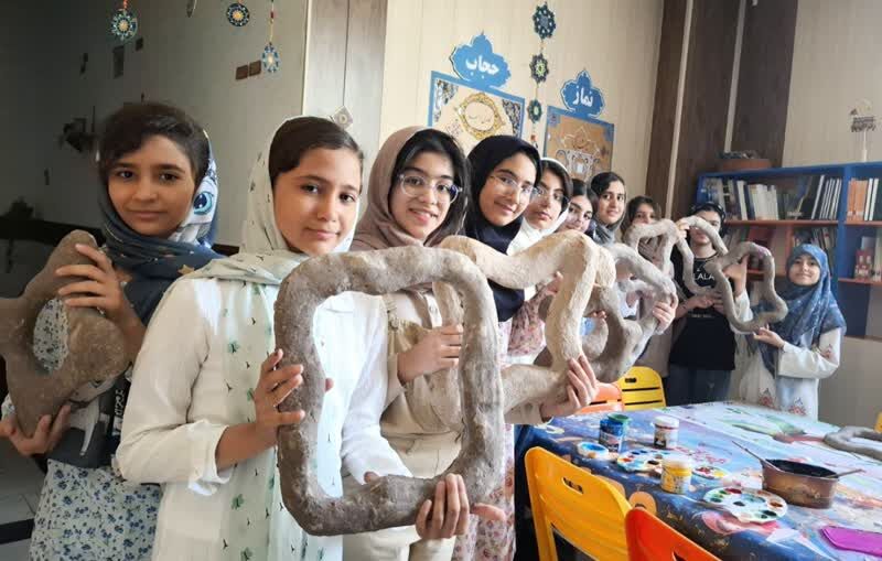 تکنیک پاپیه ماشه_مرکزی ساخت قاب آیینه با تکنیک پاپیه ماشه در کانون اراک
