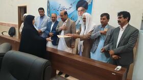 تجلیل از مربی مسئول مرکز فرهنگی هنری میرجاوه(سیستان و بلوچستان) به عنوان کارمند نمونه شهرستان