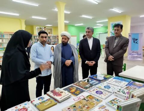 بازدید شهردار،رئیس و اعضای شورای اسلامی شهر بندرعباس از نمایشگاه ماهی پرنده