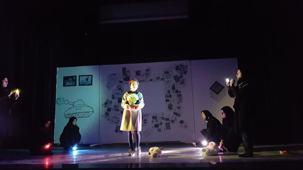 نمایش «روژا دلنیا باش» کرمانشاه در بین آثار منتخب برای اجرا از سوی مرکز تولید تئاتر کانون