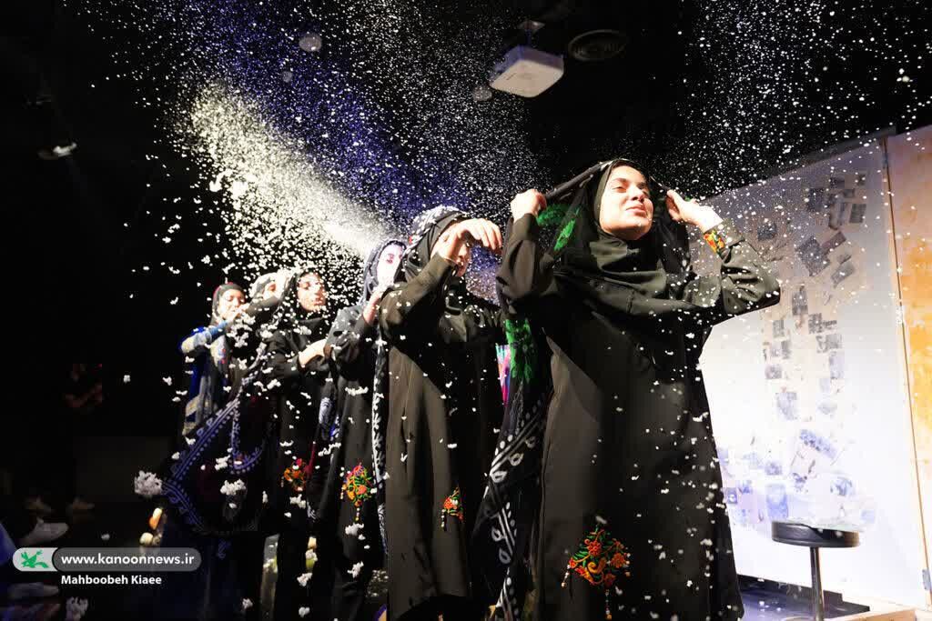 نمایش «روژا دلنیا باش» کرمانشاه در بین آثار منتخب برای اجرا از سوی مرکز تولید تئاتر کانون