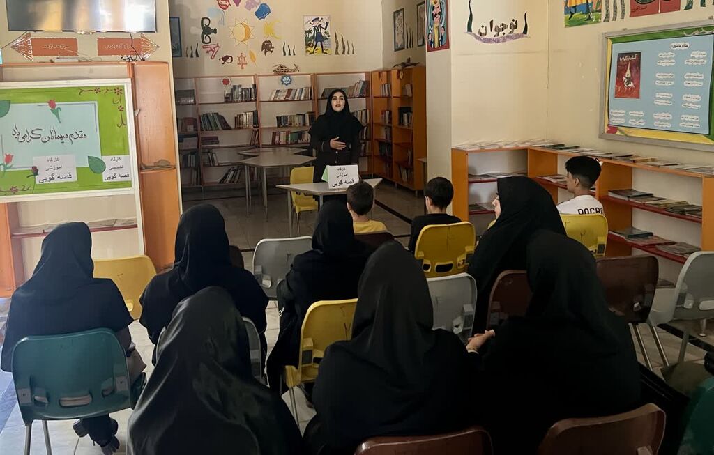 برگزاری کارگاه قصهگویی برای مراکز شماره ۲ و۳ اسلامآباد غرب