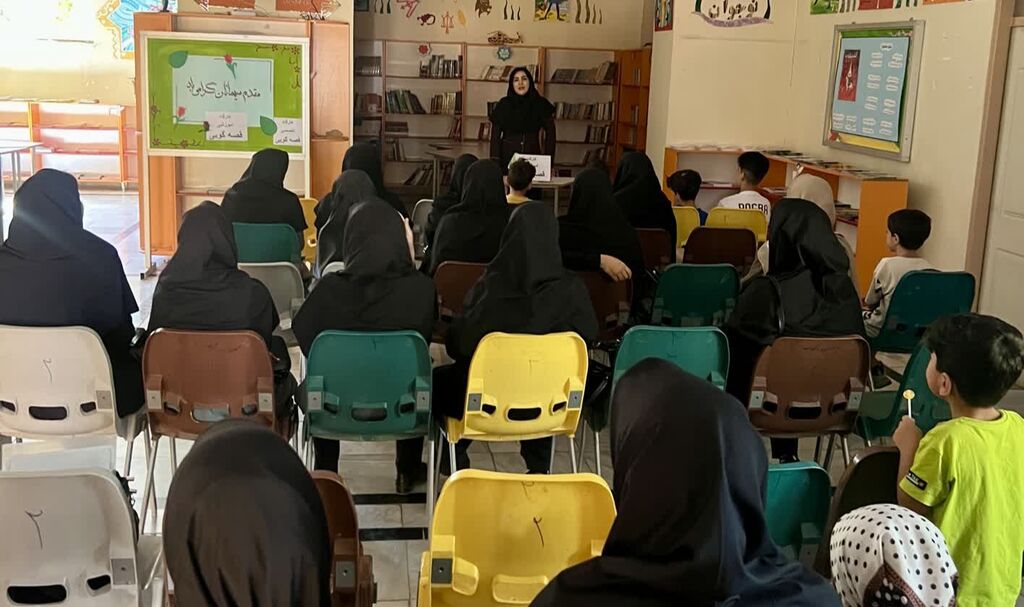 برگزاری کارگاه قصهگویی برای مراکز شماره ۲ و۳ اسلامآباد غرب