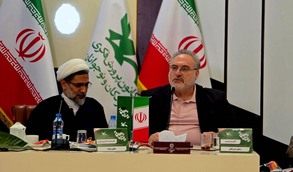 افشین علاء عضو هیأت مدیره کانون کانون قطعهای از بهشت است