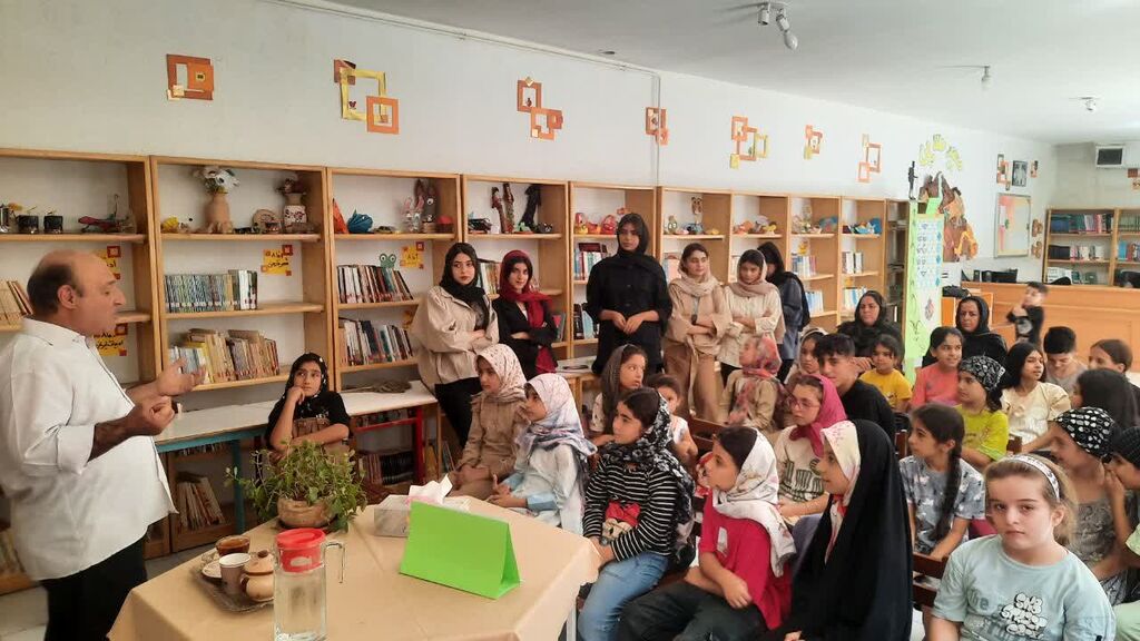 کارگاه قصه‌گویی برای اعضا و والدین مرکز شماره ۱۰ کانون کرمانشاه