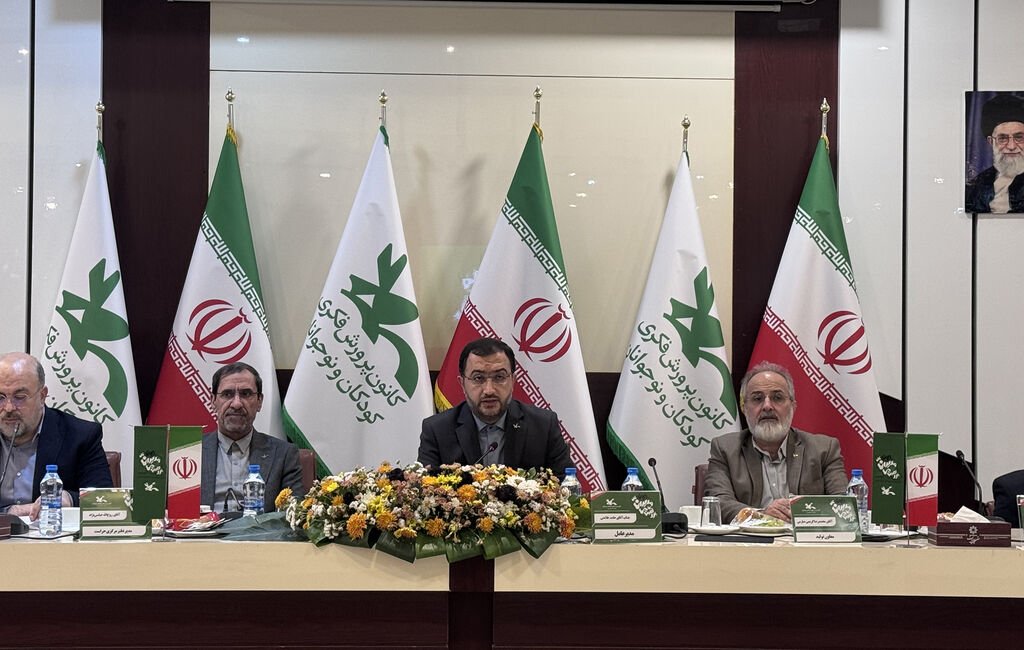 مدیرعامل در گردهمایی مدیران کل کانون تاکید مدیرعامل کانون پرورش فکری بر ضرورت اجرای دقیق سیاستهای سازمان