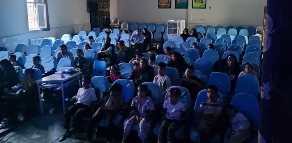 نمایش انیمیشن «فرمانروای آب» در مرکز شهرستان کنگاور