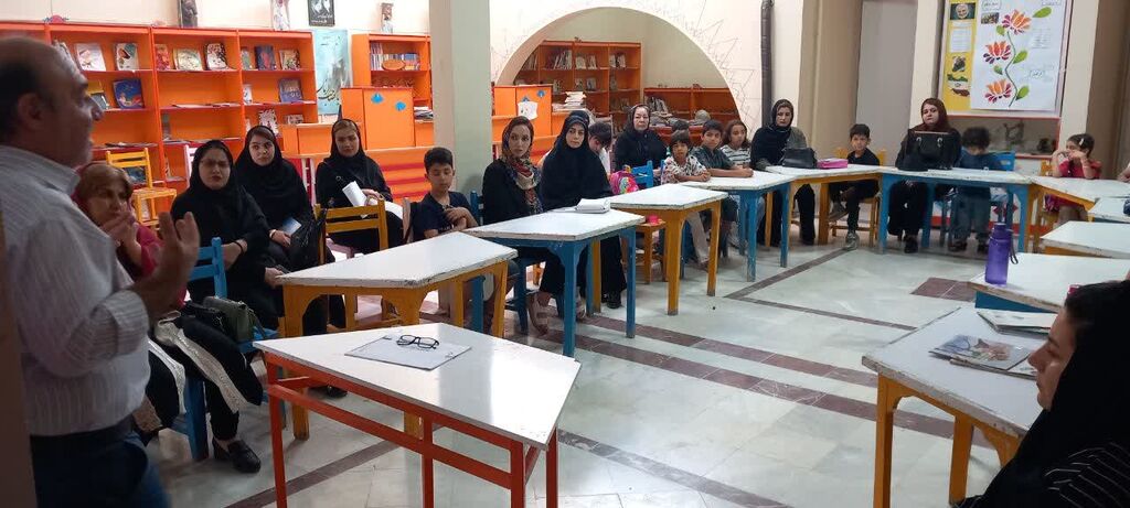 کارگاه قصهگویی برای اعضا و والدین مرکز کرندغرب