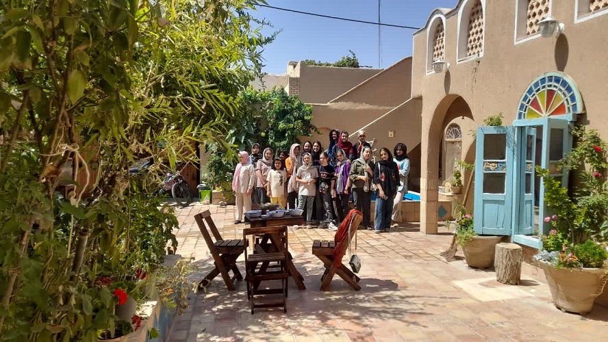 بازدید نوجوانمحوری کانون دهق از بناهای قدیمی شهر