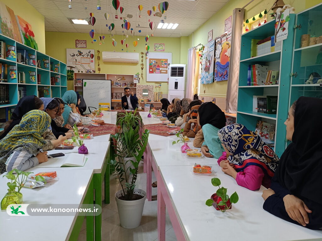 برگزاری نشست‌ ادبی مشترک اعضا مراکز سیراف و کنگان