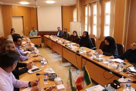 نشست مربیان مراکز کتابخانه‌های سیار کانون گلستان