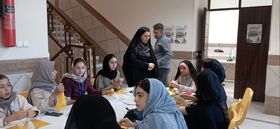 اعضای اردوی استانی کانون کرمانشاه عروسک ساختند