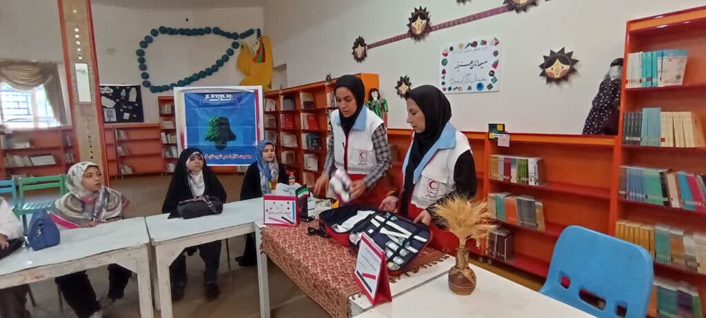 آشنایی اعضای اردوی استانی کانون کرمانشاه با کمکهای اولیه