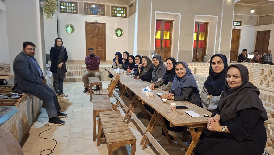 پویش ملی «ماه در آغوش سایهها» در اردوی پسران کانون استان اصفهان برگزار شد