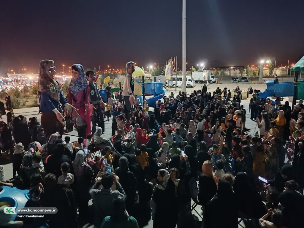 استقبال پرشور کودکان و نوجوانان زاهدانی از ایستگاه کانون در «جشن بزرگ امت احمد» استقبال پرشور کودکان و نوجوانان زاهدانی از ایستگاه کانون در «جشن بزرگ امت احمد»