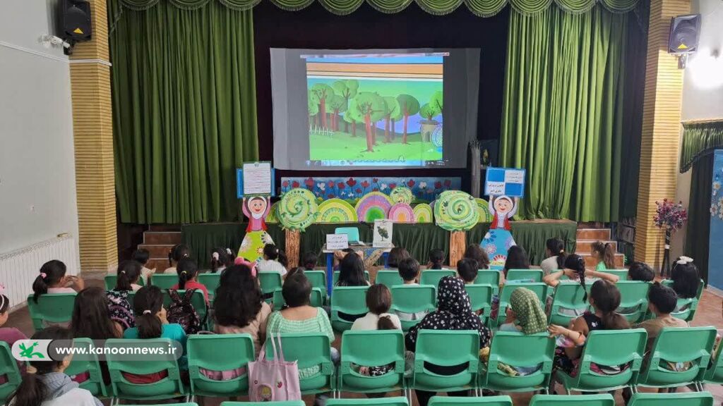 کاشت نهال سرو در طرح ملی «یک میلیارد درخت»