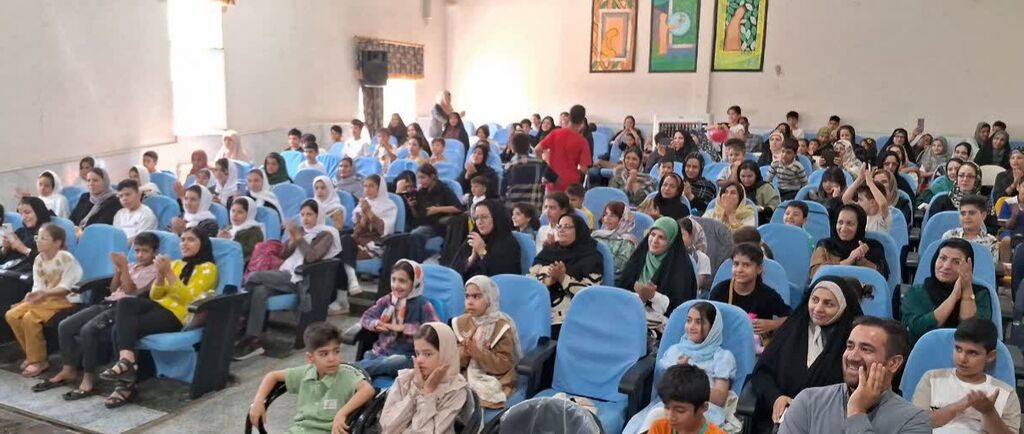 جشن مهربانی و وحدت در مرکز کنگاور از میلاد پیامبر (ص) تا همبستگی با کودکان غزه