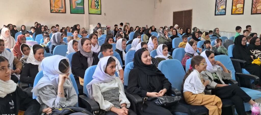 جشن مهربانی و وحدت در مرکز کنگاور از میلاد پیامبر (ص) تا همبستگی با کودکان غزه