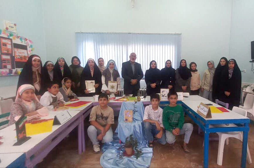 نشست اعضای انجمن شاعران نوجوان برگزار شد