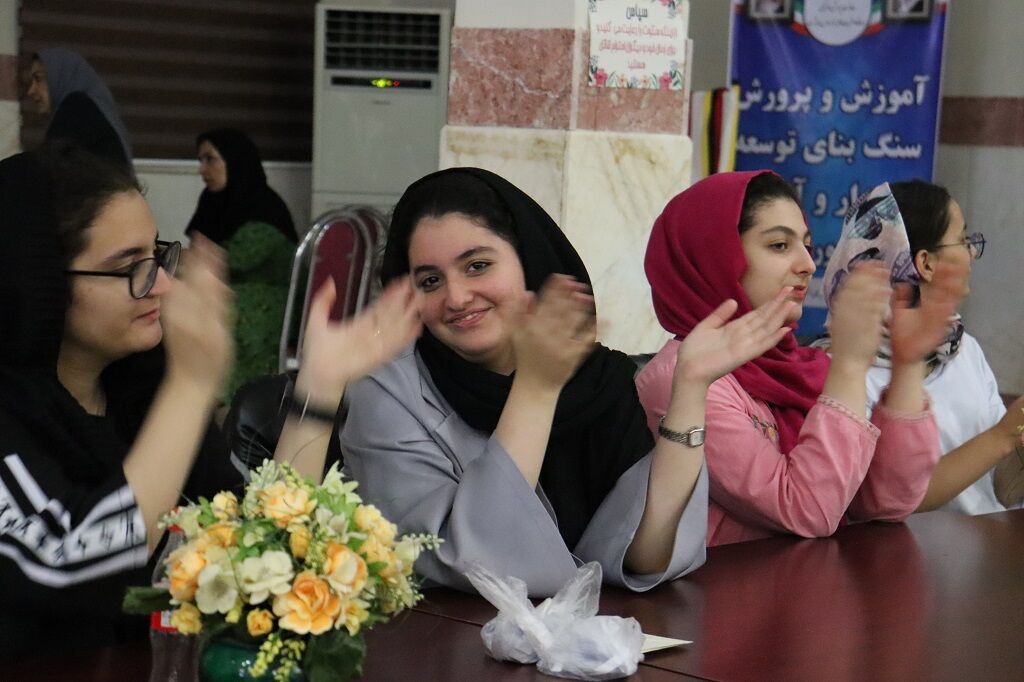 ​برگزاری جشنی به میزبانی نوجوانان البرزی برای میلاد پیامبر (ص) و امام صادق (ع)