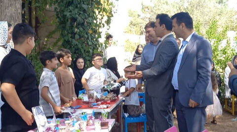 بازارچه فروش و نمایشگاه آثار هنری کودکان و نوجوانان در پارس‌آباد برگزار شد