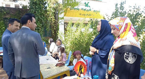 بازارچه فروش و نمایشگاه آثار هنری کودکان و نوجوانان در پارس‌آباد برگزار شد