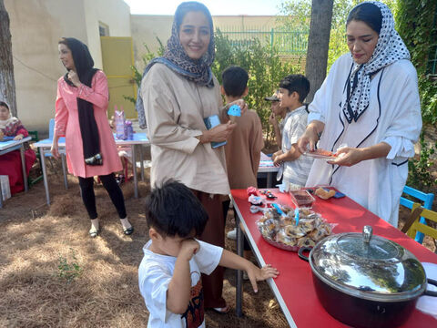 بازارچه فروش و نمایشگاه آثار هنری کودکان و نوجوانان در پارس‌آباد برگزار شد