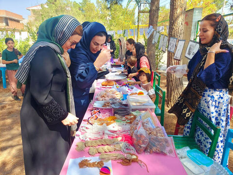 بازارچه فروش و نمایشگاه آثار هنری کودکان و نوجوانان در پارس‌آباد برگزار شد
