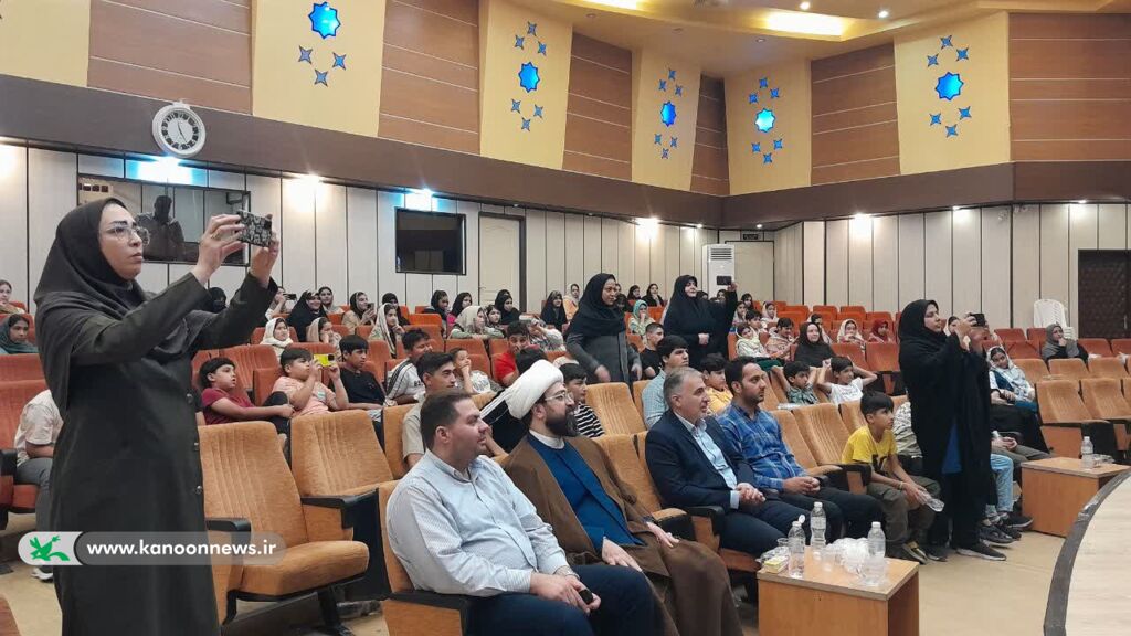 جشن پایان کارگاه‌های تابستانه در مجتمع فرهنگی هنری کانون گرگان