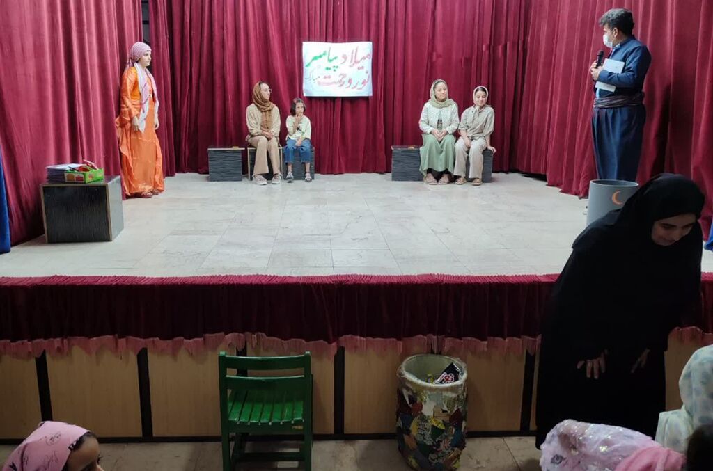 مرکز فرهنگی هنری روانسر جشن هفته وحدت را برگزار کرد