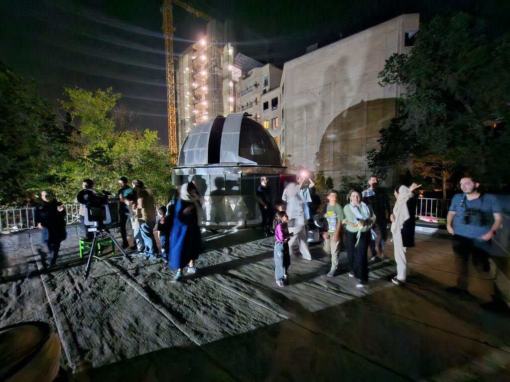برگزاری ویژه برنامه رصد خسوف در رصدخانه آموزشی زعفرانیه (راز) در کانون استان تهران