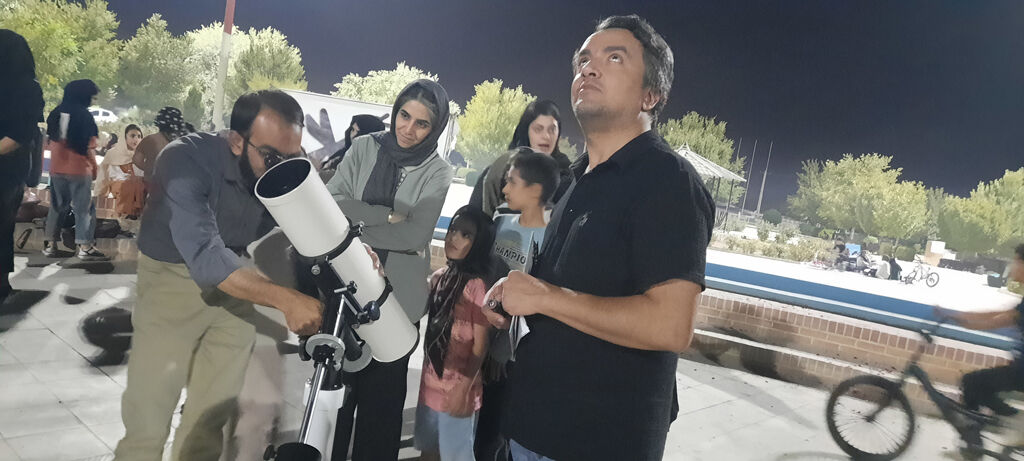 پویش ملی ماه در آغوش سایه‌ها در مراکز فرهنگی هنری کانون پرورش فکری کودکان و نوجوانان یزد برگزار شد