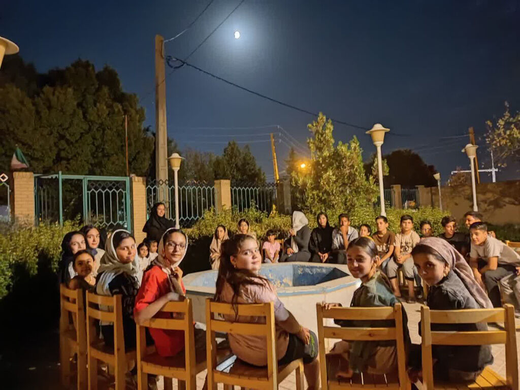 پویش ملی ماه در آغوش سایه‌ها در مراکز فرهنگی هنری کانون پرورش فکری کودکان و نوجوانان یزد برگزار شد
