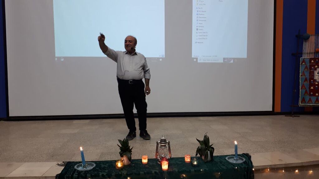 تجلیل از برگزیدگان جشنواره سرزمین مادری کانون کرمانشاه در ویژهبرنامه هفته وحدت مرکز شماره ۱۱