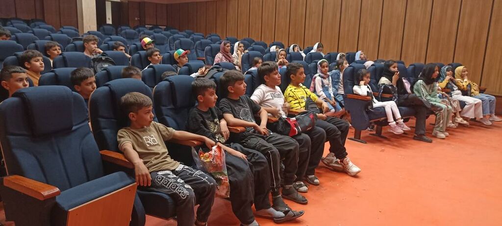 جشن میلاد پیامبر اعظم(ص) در مرکز شماره (۴) کانون پرورش فکری کودکان و نوجوانان سنندج