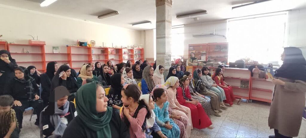 جشن میلاد پیامبر (ص) و  هفته وحدت در مرکز سرپل‌ذهاب