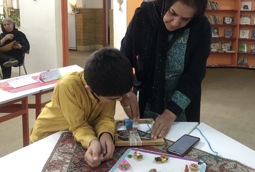 نمایشگاه دستان کوچک در مرکز شماره ۱ صحنه