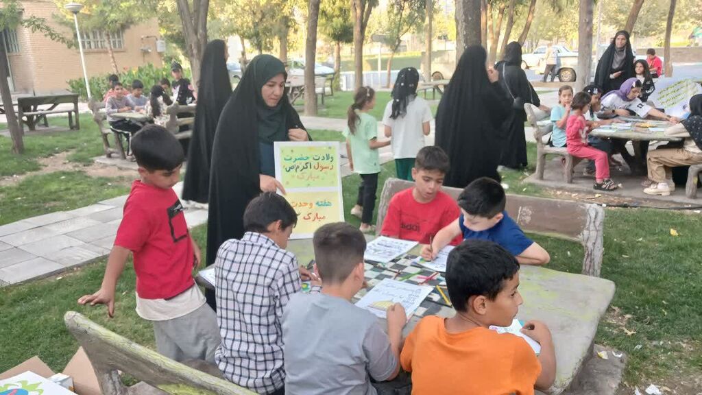 غرفه کانون_مرکزی برپایی غرفه کانون شهر خنداب در جشن روز ولادت پیامبر