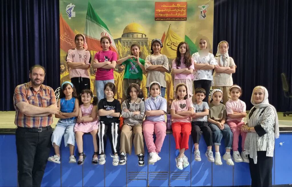 نشست اعضای کارگاههای بازیگری با بازیگران تئاتر و سینما در کانون کرمانشاه