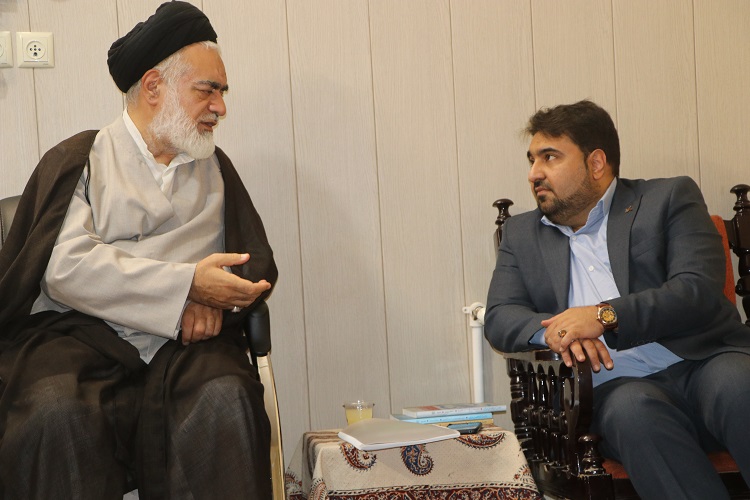 تشویق و اقناع‌سازی‌ عقلی دو مولفه‌ی مهم‌تربیتی کودکان و نوجوانان