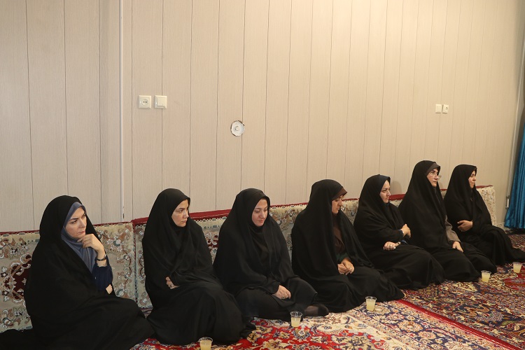 تشویق و اقناع‌سازی‌ عقلی دو مولفه‌ی مهم‌تربیتی کودکان و نوجوانان