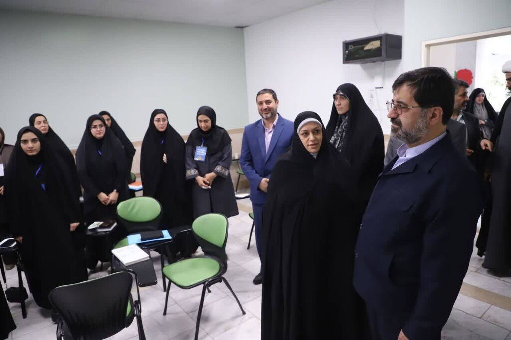 بازدید استاندار قم از دوره آموزش تربیت مربی کودک و نوجوان کانون بازدید استاندار قم از دوره آموزش تربیت مربی کودک و نوجوان کانون