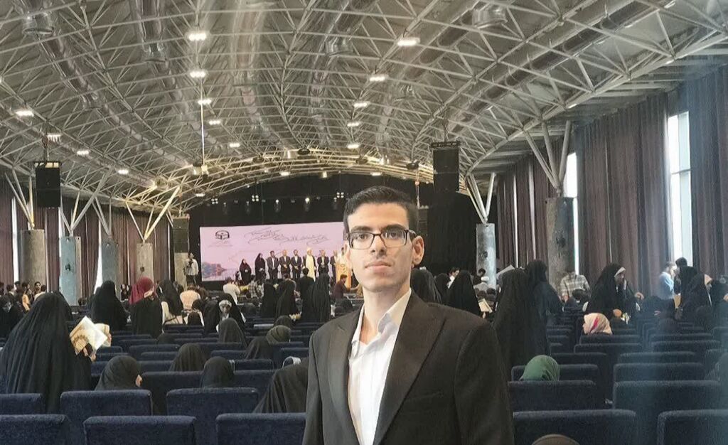 کسب رتبه سوم کشوری توسط عضو ارشد کانون کرمانشاه در بخش قصهگویی