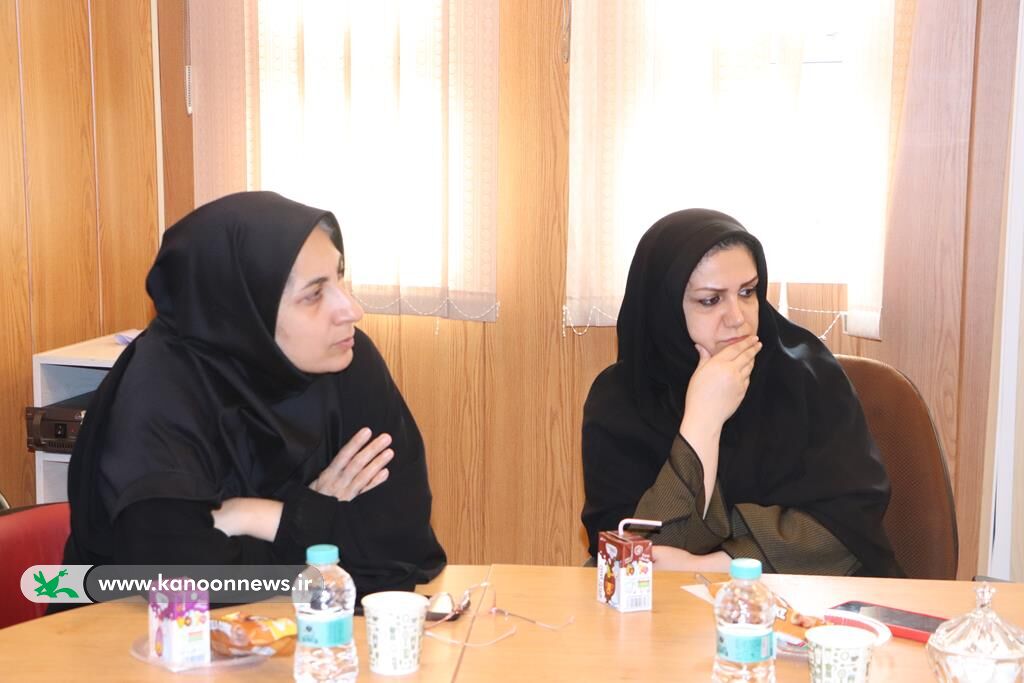 جلسه برنامه‌ریزی و هماهنگی هفته ملی کودک در کانون گلستان برگزار شد