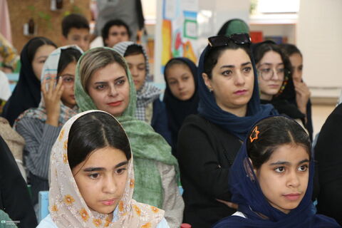 2برگزاری نشست‌های «لزوم آشنایی کودکان و نوجوانان با شعر و ادب پارسی» و «چگونه شعر بخوانیم» در کانون فارس