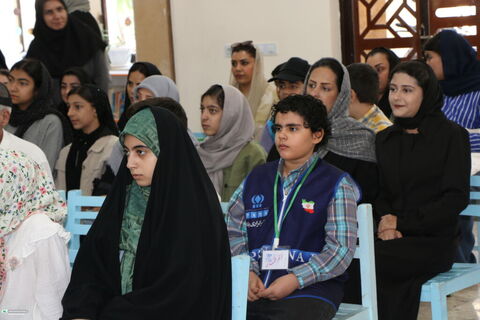 2برگزاری نشست‌های «لزوم آشنایی کودکان و نوجوانان با شعر و ادب پارسی» و «چگونه شعر بخوانیم» در کانون فارس