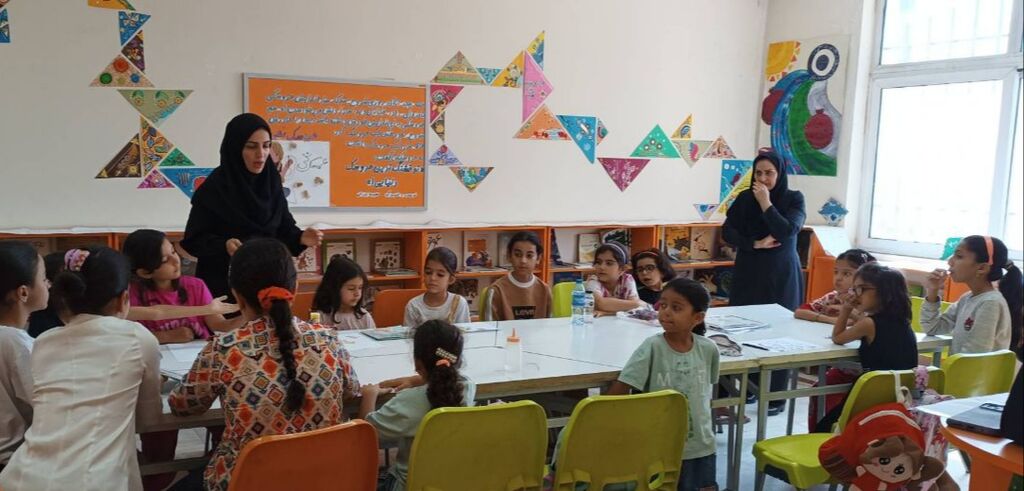 کارشناسان فرهنگی کانون کرمانشاه از مرکز بیستون بازدید کردند