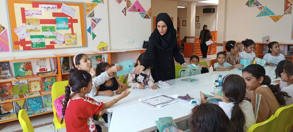 کارشناسان فرهنگی کانون کرمانشاه از مرکز بیستون بازدید کردند